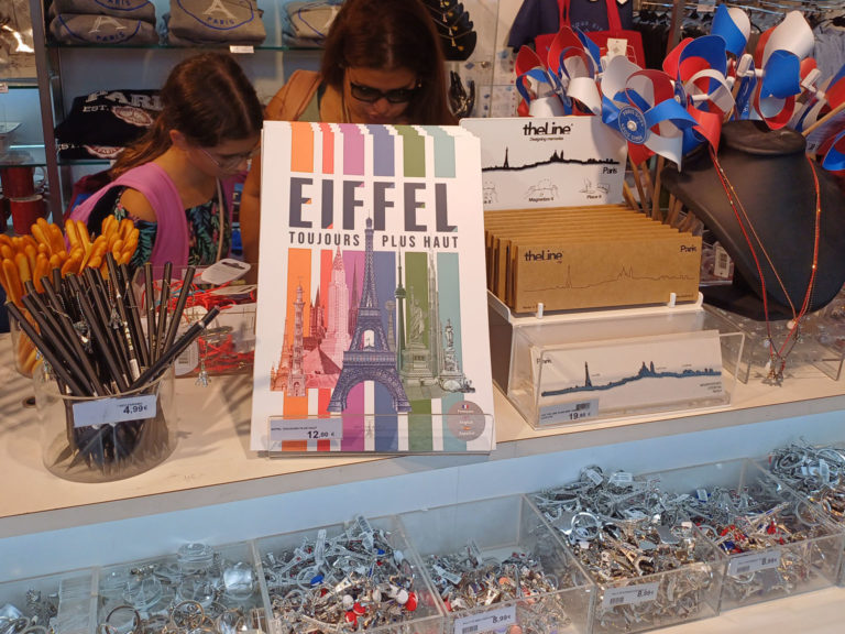 Le catalogue de l’exposition désormais disponible dans les boutiques de la Tour Eiffel !